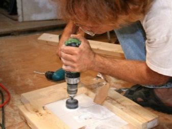 A megfelelő fúrószár kiválasztása a fürdőszoba csempézéséhez