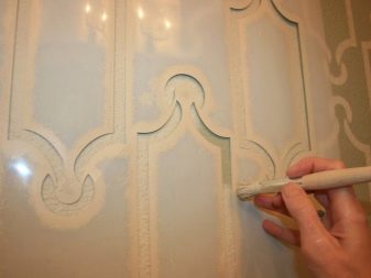 Vannitoa šablooni harjamine