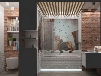 Pittura della parete del bagno del loft