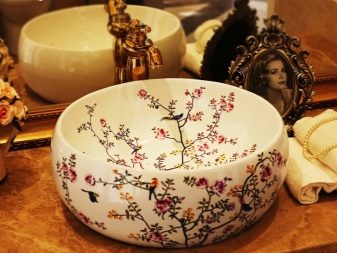 Hvid porcelæns rund håndvask til badeværelset