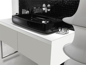 Sort rektangulær håndvask til badeværelset