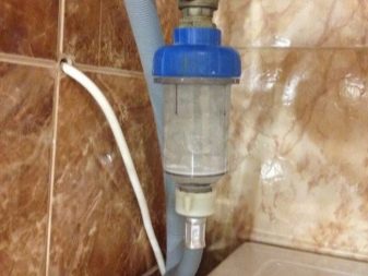 Polyfosfátový filtr pro pračky s tvrdou vodou