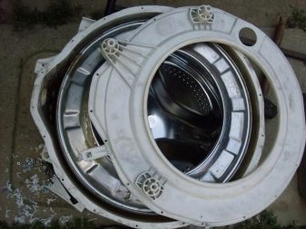 Serbatoio della lavatrice - togliere il tamburo per la sostituzione dei cuscinetti