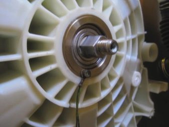 Подмяна на стар лагер на барабана на пералната машина