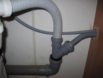 Nepareizs veļas mazgājamās mašīnas iztukšošanas savienojums izraisa ilgu mazgāšanas laiku.