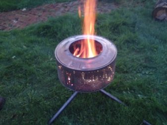 Griglia a carbone da una vecchia lavatrice