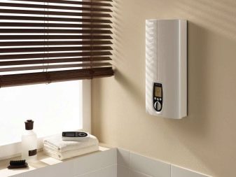 Gázüzemű vízmelegítő a fürdőszobában
