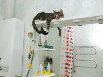 Chauffe-eau à gaz dans la salle de bains