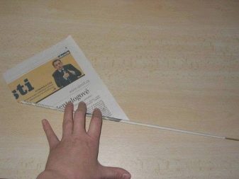 Efectuarea de tuburi de ziar pentru coșul de rufe