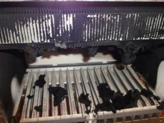 Your gas water heater goes out? - Causes (blockage of ventilation by soot)