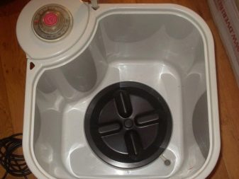 Mașină de spălat automată Malyutka. vedere de sus