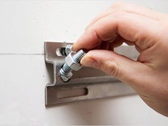 Beslag til varmelegeme