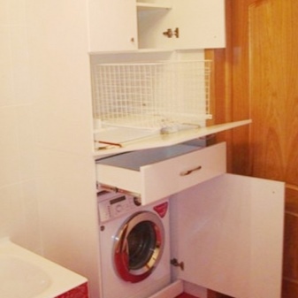 Ενσωματωμένο πλυντήριο ρούχων και έπιπλα για αυτό