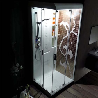 Rectangular shower cabin with a roof