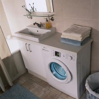 Samostojni pralni stroj