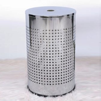 Panier à linge en métal pour le bain