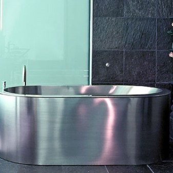 Bañera de hierro y acero