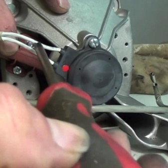 Byte av borstarna i tvättmaskinens motor