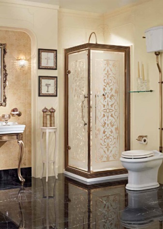 Sandgestrahlte Duschwände