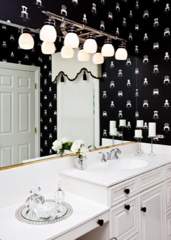 Разполагане на огледала в черна баня