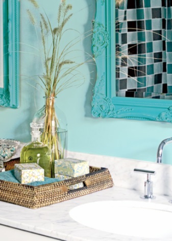 Αξεσουάρ σε τυρκουάζ μπάνιο