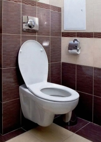 Závesná toaleta s poličkou v mise