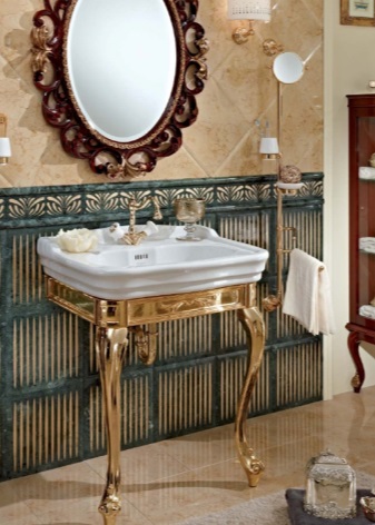 Λεκάνη κονσόλας σε αναδιπλωμένη διακοσμητική βάση