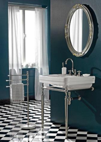 Σύγχρονος νιπτήρας με πόδια