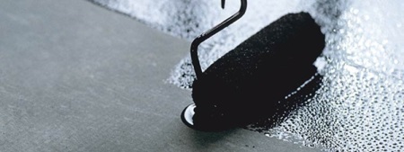 Kylpyhuoneen vedeneristys bitumiyhdisteellä