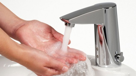 Torneira de banho sem contacto