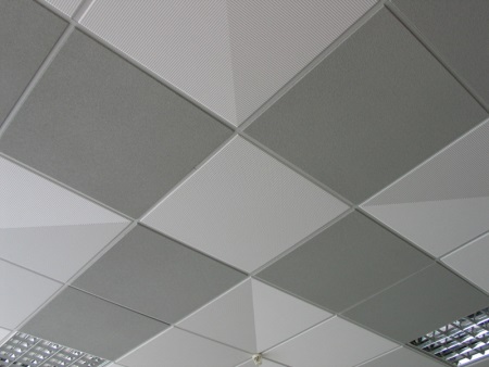 Abgehängte Decken aus Fliesen