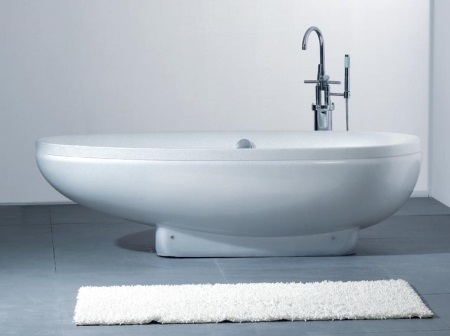 Красива акрилна вана