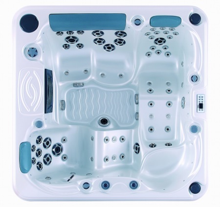 položaj in velikost šob v vaši masažni kadi