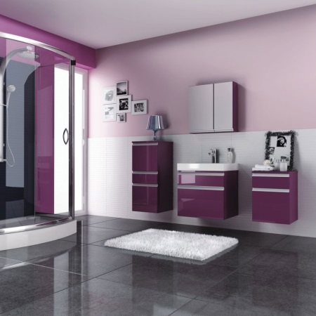 Salle de bains violette