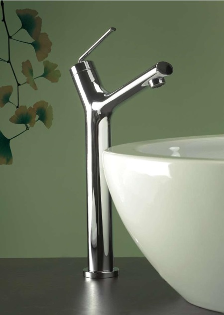 Смесител за мивка в банята