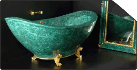 Kopel iz zelenega marmorja