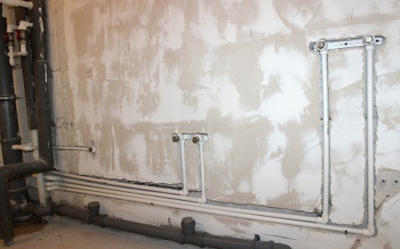 concealed pipe laying in the bathroom