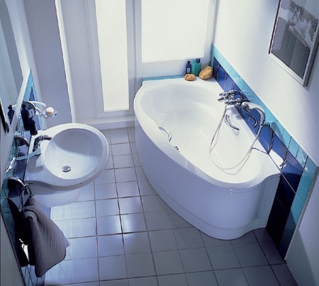 Teräksen kulmakylpyamme