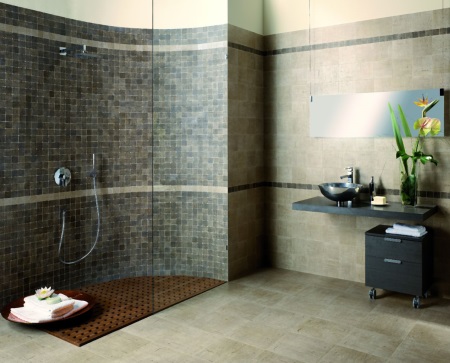 Väggpaneler installerade på väggen