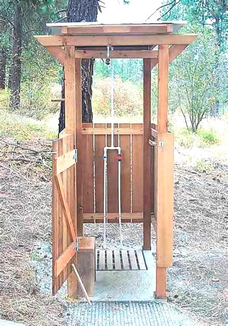 Duschkabin på en kulle