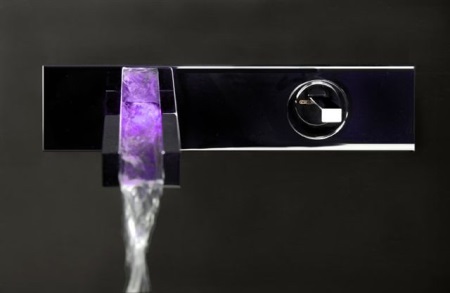 Водопад с подсветка