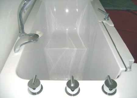 Baie de ședință din fontă