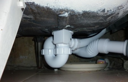 Traditional overflow drain for your bathtub