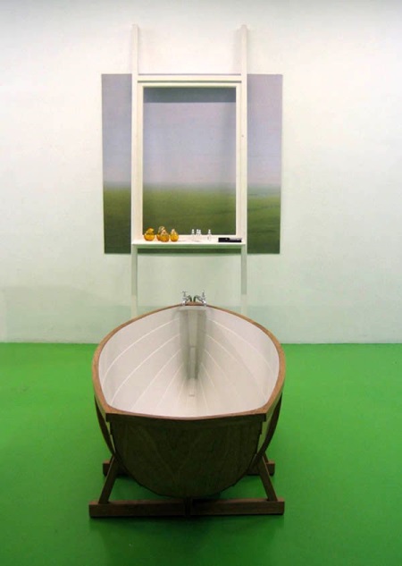 Baie în formă de barcă