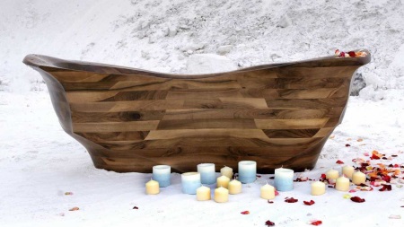 Cada de baie elegantă din lemn