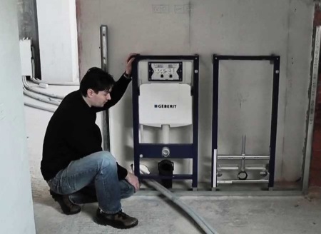 Предстенна монтажна скоба за биде