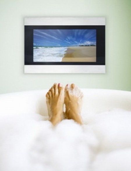 Titta på TV i badrummet