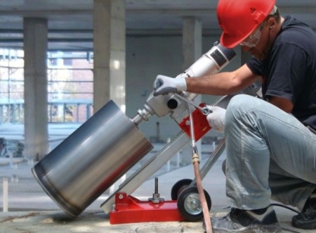 Göra hål i väggen