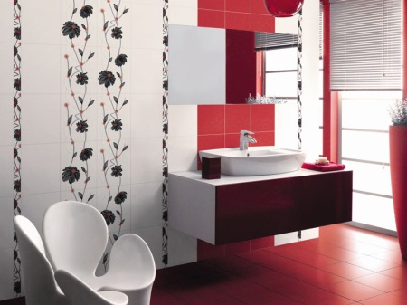 Червено-бял дизайн на банята