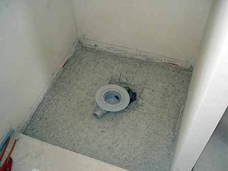 Installazione degli scarichi della doccia